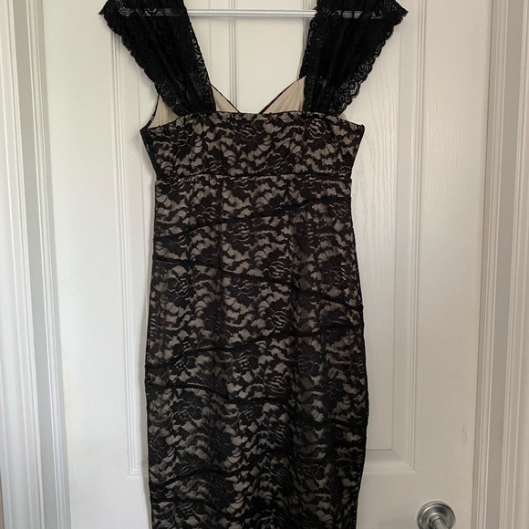 Torrid lace dress size 0 - Picture 3 of 4